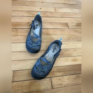 JBU by Jambu‎ blue peony wildflower Mary janes